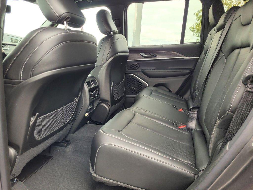 new 2025 Jeep Grand Cherokee car, priced at $44,435