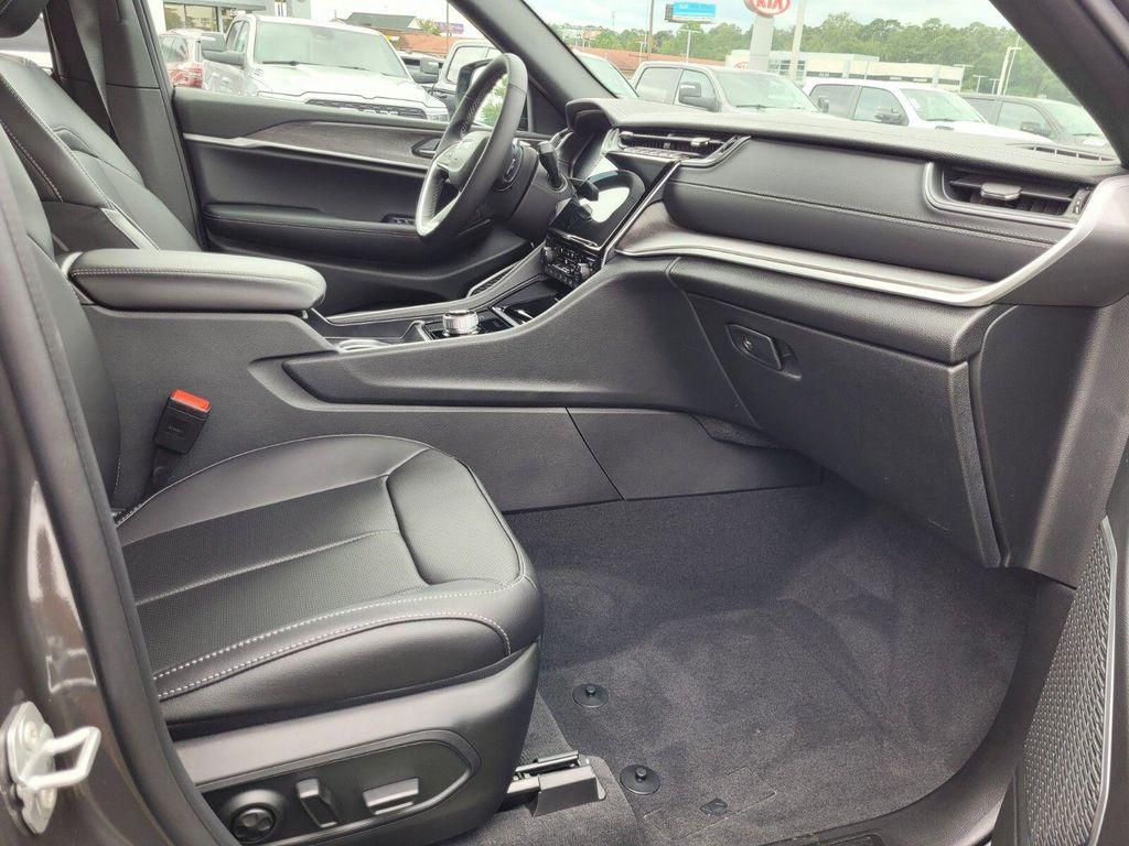 new 2025 Jeep Grand Cherokee car, priced at $44,435