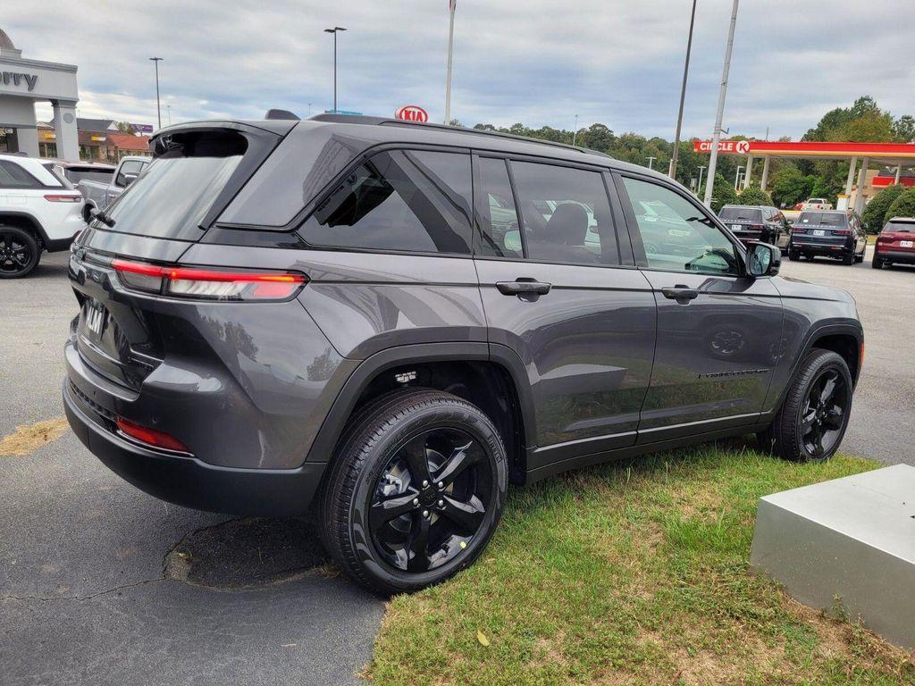 new 2025 Jeep Grand Cherokee car, priced at $44,435