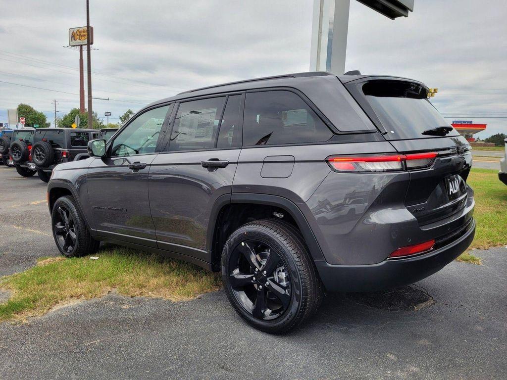 new 2025 Jeep Grand Cherokee car, priced at $44,435