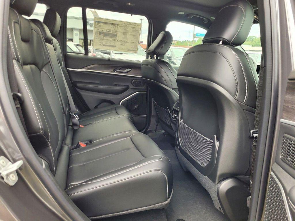 new 2025 Jeep Grand Cherokee car, priced at $44,435