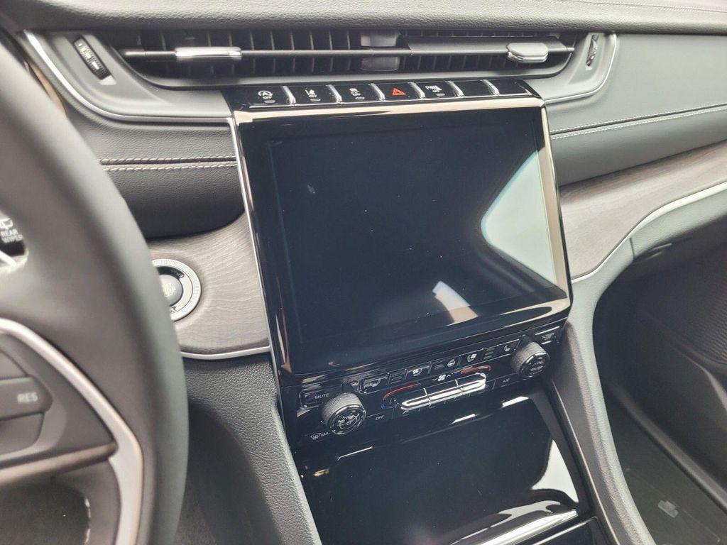 new 2025 Jeep Grand Cherokee car, priced at $44,435