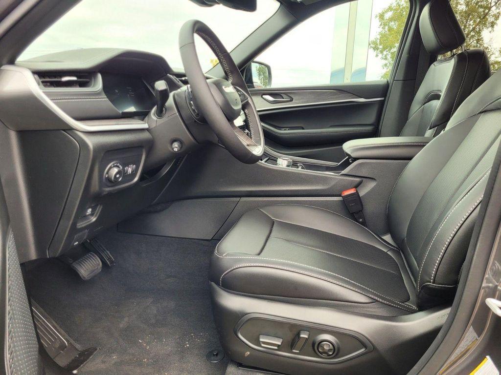 new 2025 Jeep Grand Cherokee car, priced at $44,435