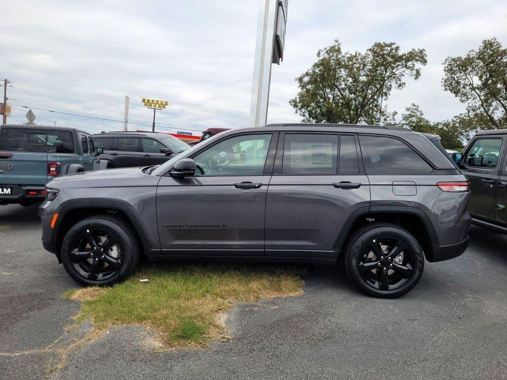 new 2025 Jeep Grand Cherokee car, priced at $44,435