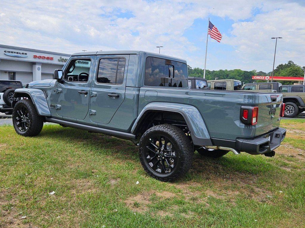new 2025 Jeep Gladiator car, priced at $40,525