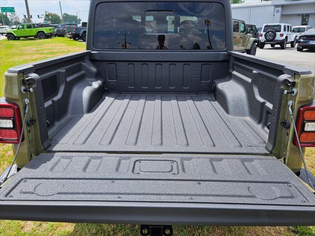 new 2025 Jeep Gladiator car, priced at $44,732