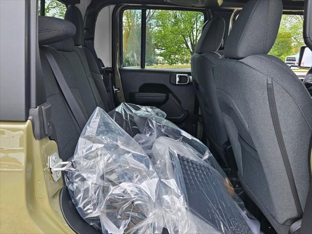 new 2025 Jeep Gladiator car, priced at $44,732