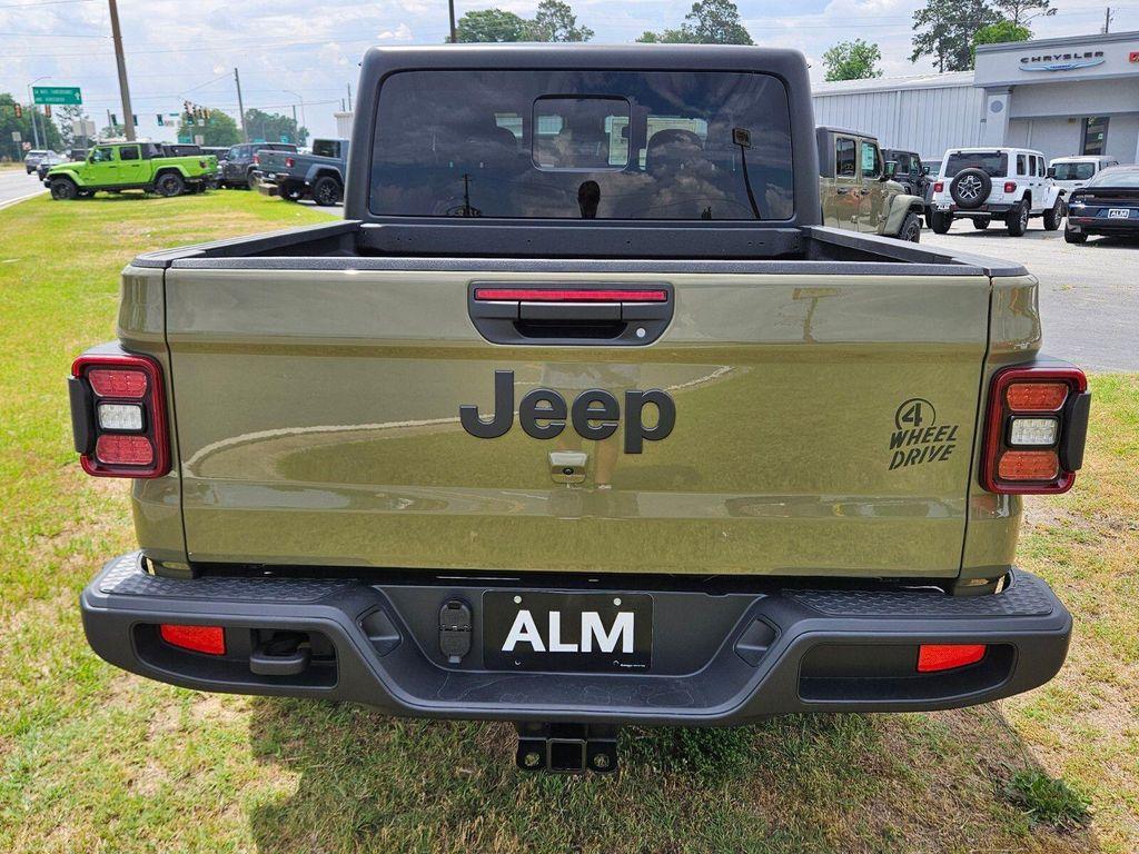 new 2025 Jeep Gladiator car, priced at $45,885