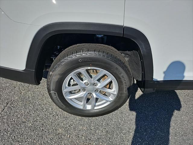 new 2024 Jeep Grand Cherokee L car, priced at $38,600