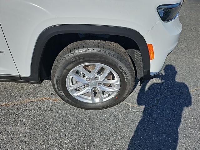 new 2024 Jeep Grand Cherokee L car, priced at $38,600