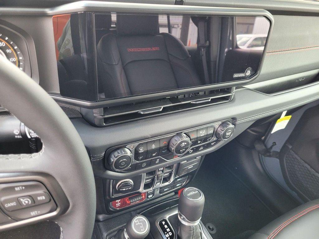 new 2025 Jeep Gladiator car, priced at $53,175