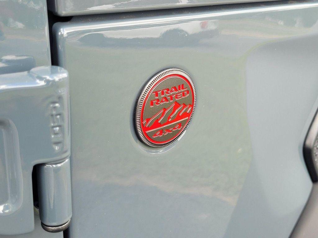 new 2025 Jeep Gladiator car, priced at $53,175