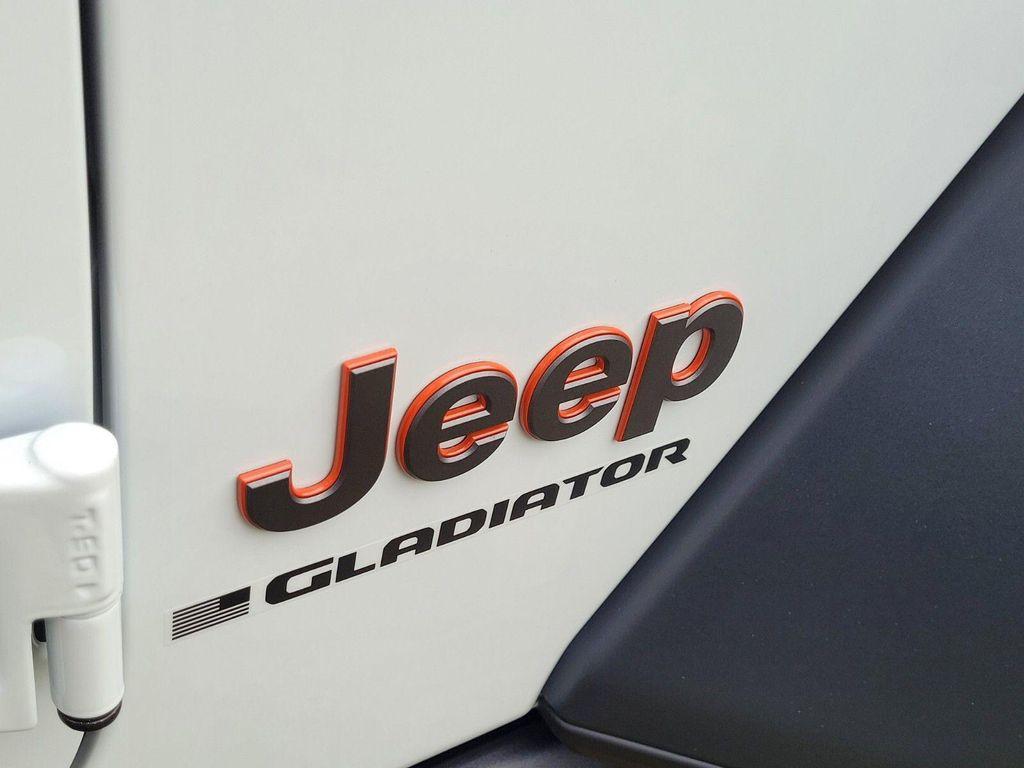new 2025 Jeep Gladiator car, priced at $50,415