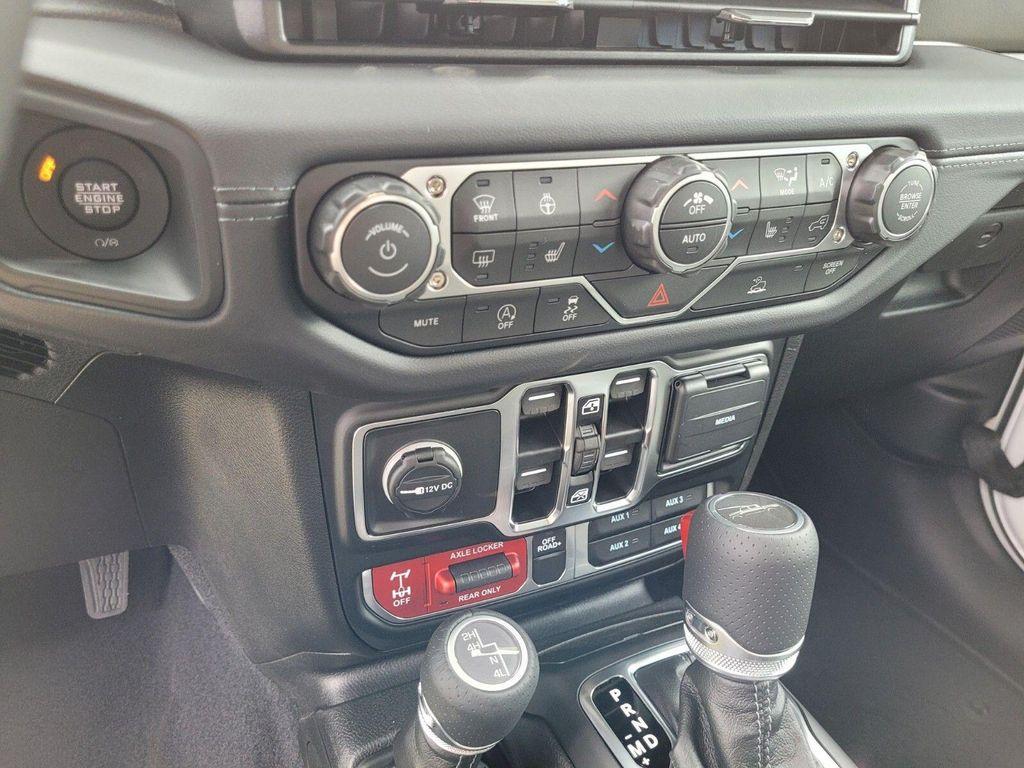 new 2025 Jeep Gladiator car, priced at $50,415