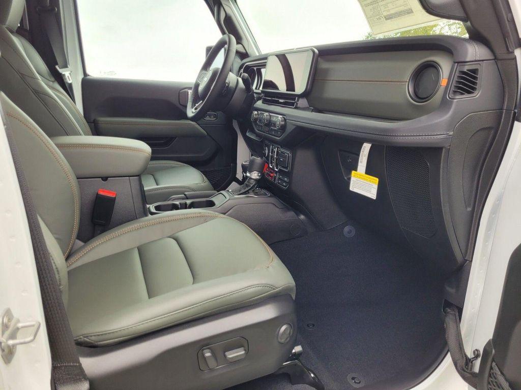 new 2025 Jeep Gladiator car, priced at $50,415