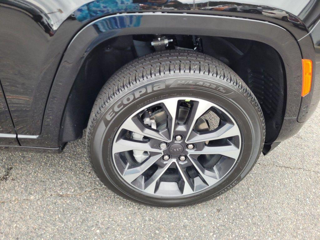 new 2025 Jeep Grand Cherokee car, priced at $49,620