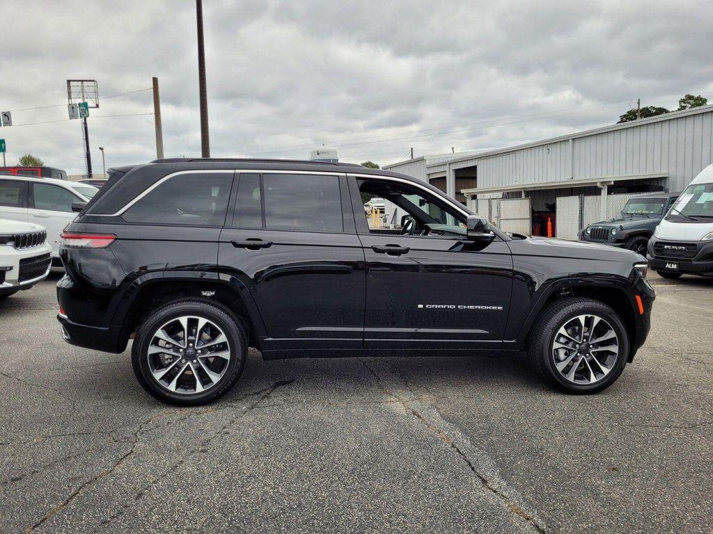 new 2025 Jeep Grand Cherokee car, priced at $49,620