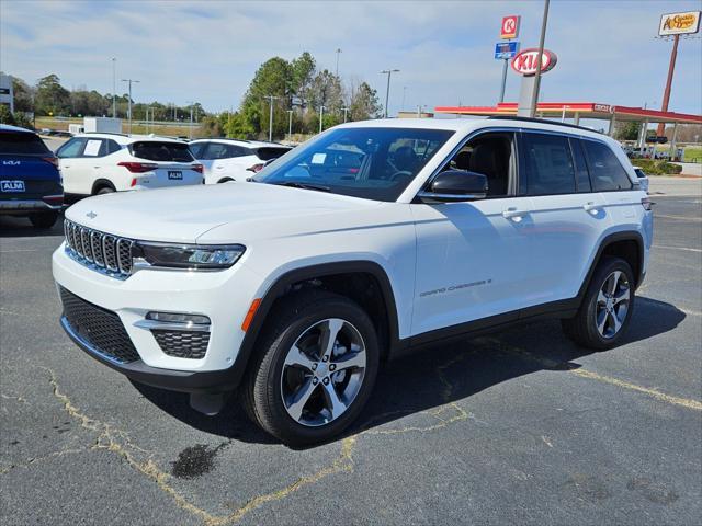 new 2025 Jeep Grand Cherokee car, priced at $47,540