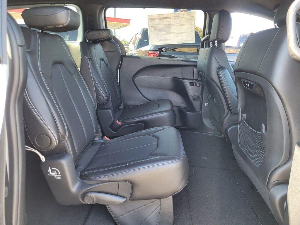 new 2026 Chrysler Pacifica car, priced at $39,565