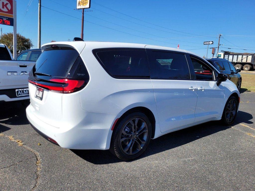 new 2026 Chrysler Pacifica car, priced at $39,565