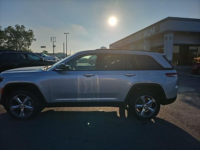 new 2024 Jeep Grand Cherokee car, priced at $46,383