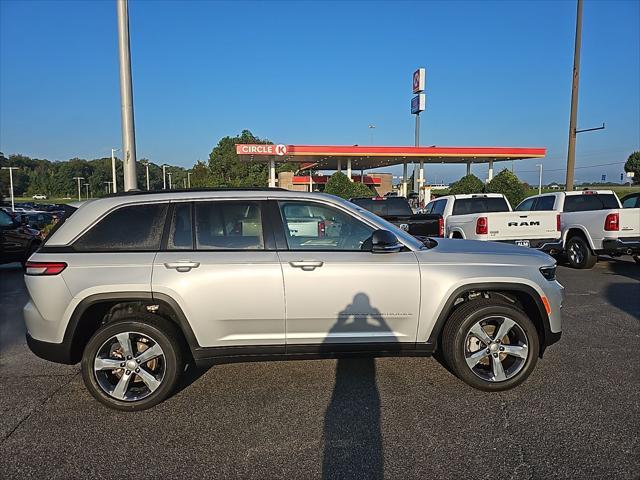 new 2024 Jeep Grand Cherokee car, priced at $46,383