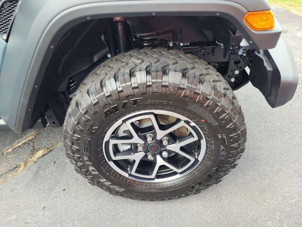 new 2025 Jeep Gladiator car, priced at $49,090