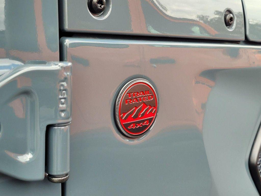 new 2025 Jeep Gladiator car, priced at $49,090