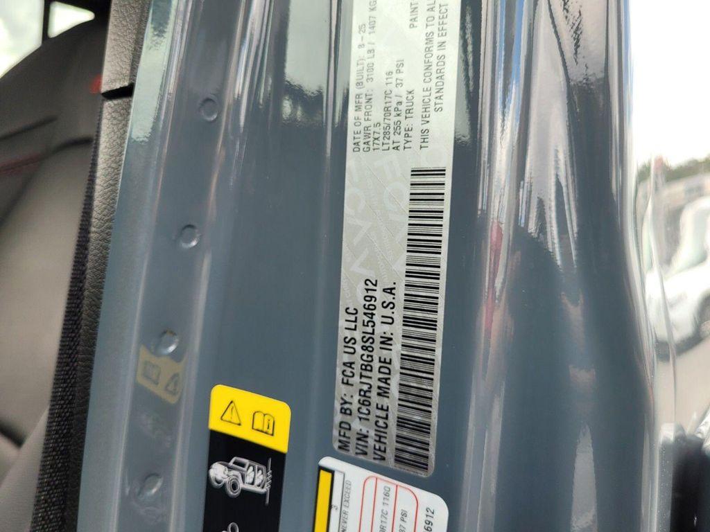 new 2025 Jeep Gladiator car, priced at $49,090