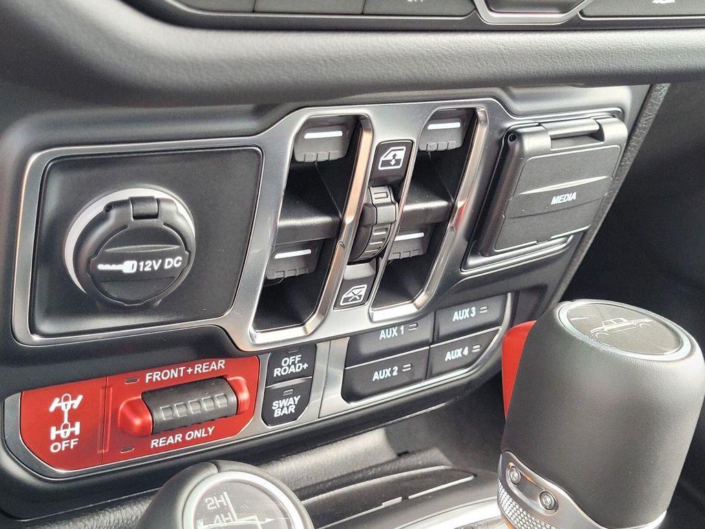 new 2025 Jeep Gladiator car, priced at $49,090