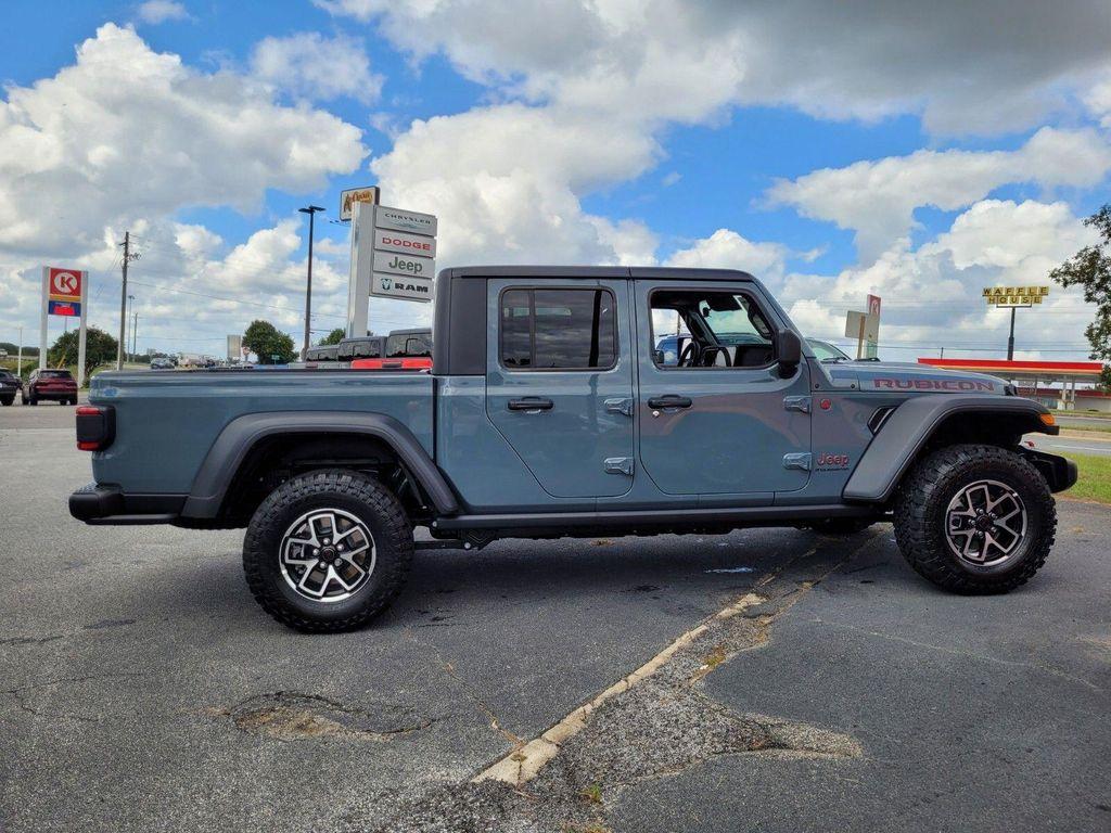 new 2025 Jeep Gladiator car, priced at $49,090
