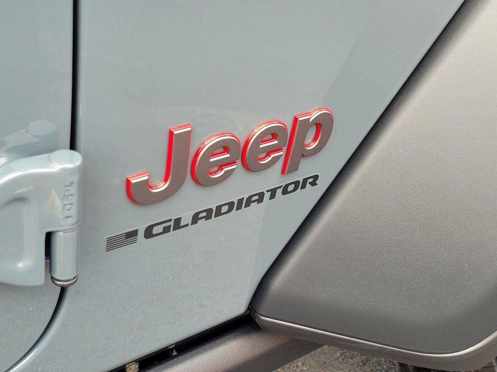 new 2025 Jeep Gladiator car, priced at $49,090