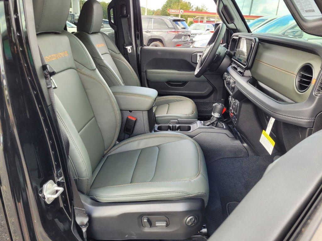 new 2025 Jeep Gladiator car, priced at $48,365