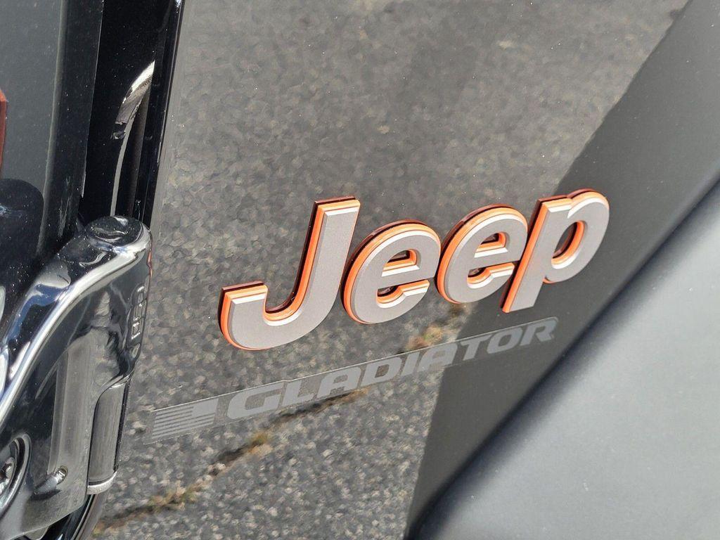 new 2025 Jeep Gladiator car, priced at $48,365