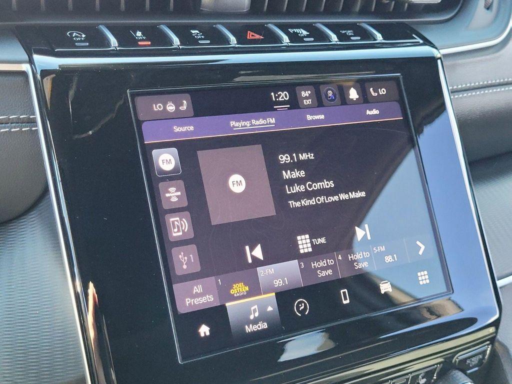 new 2025 Jeep Grand Cherokee car, priced at $37,550