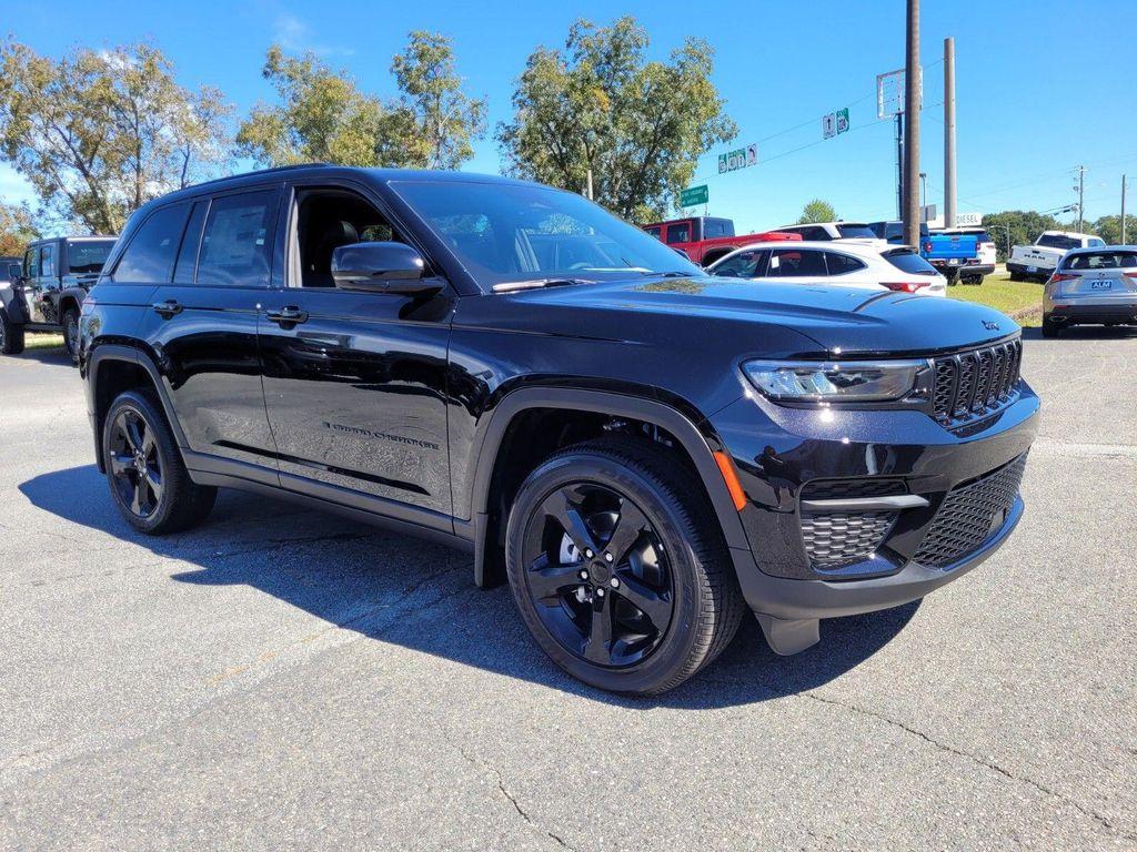 new 2025 Jeep Grand Cherokee car, priced at $37,550