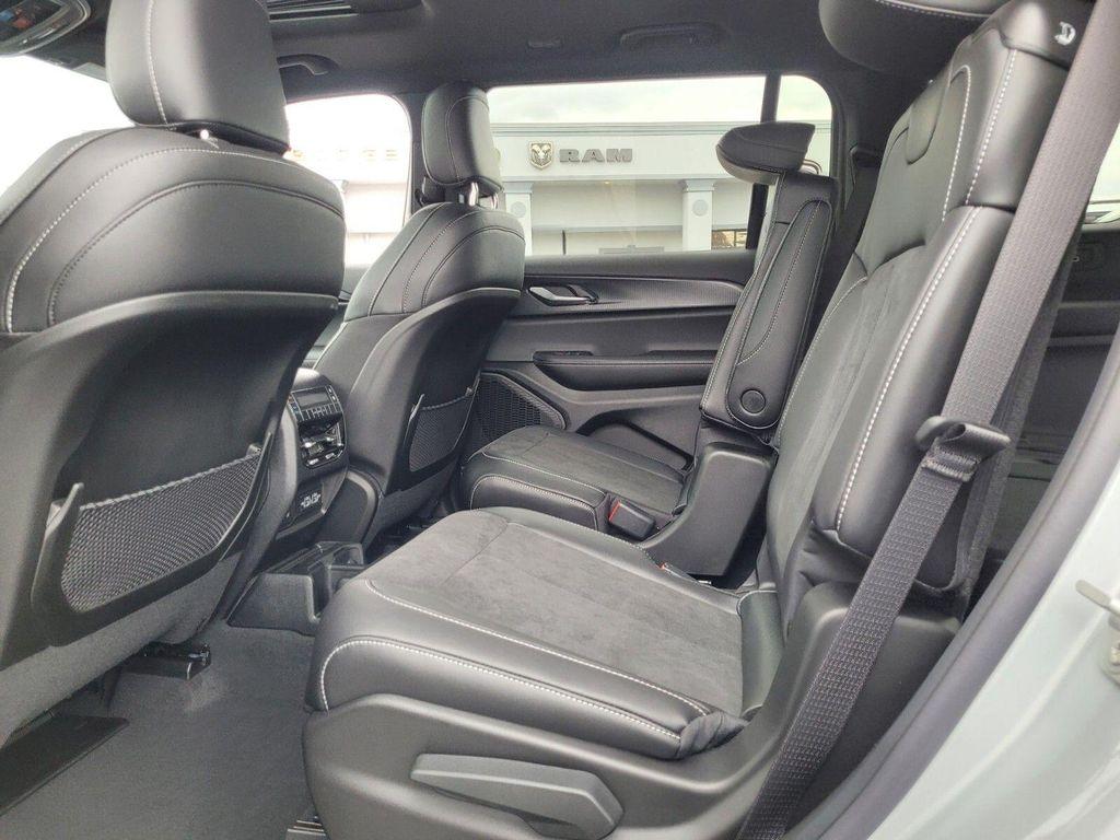 new 2025 Jeep Grand Cherokee L car, priced at $38,370