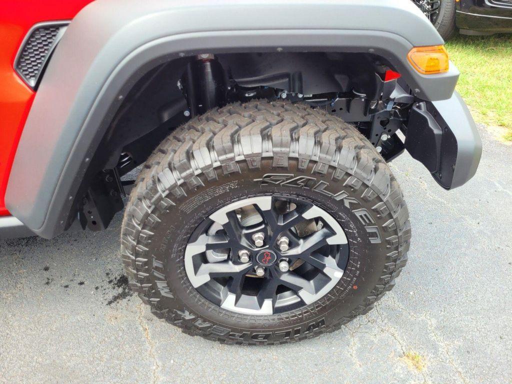 new 2025 Jeep Gladiator car, priced at $50,185