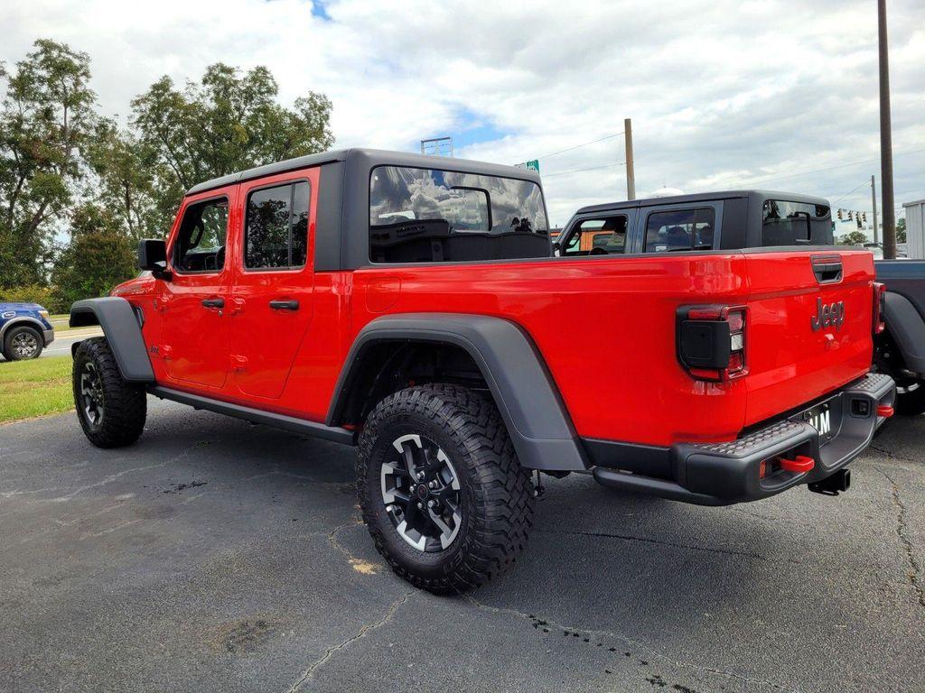 new 2025 Jeep Gladiator car, priced at $50,185