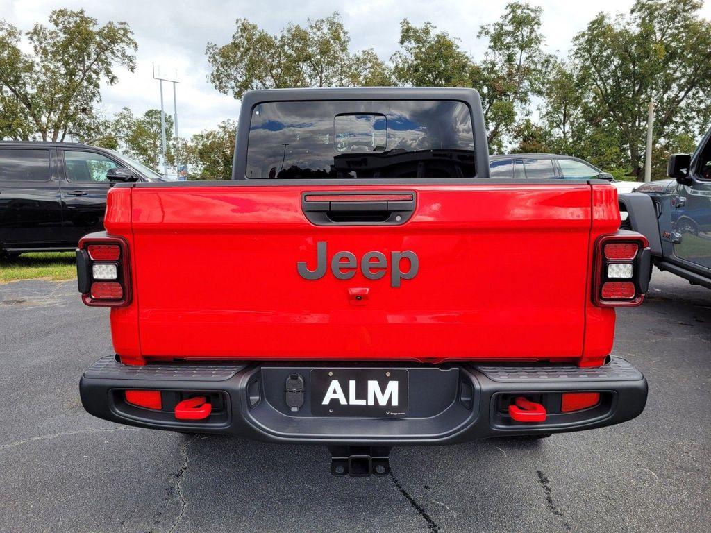 new 2025 Jeep Gladiator car, priced at $50,185