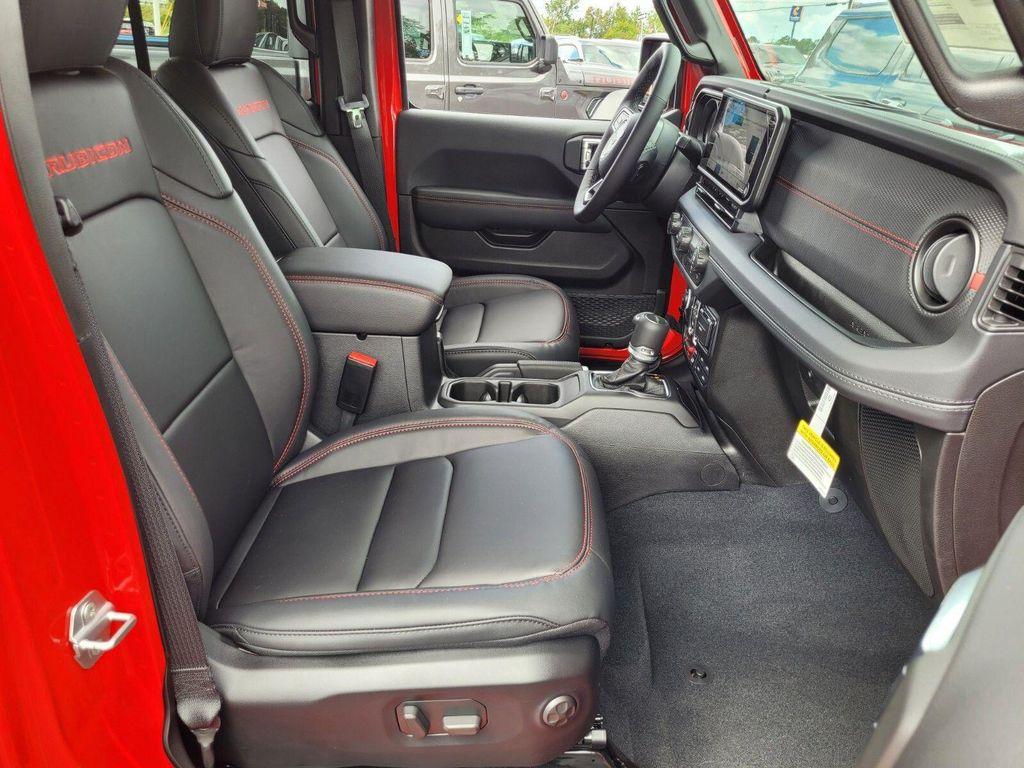 new 2025 Jeep Gladiator car, priced at $50,185