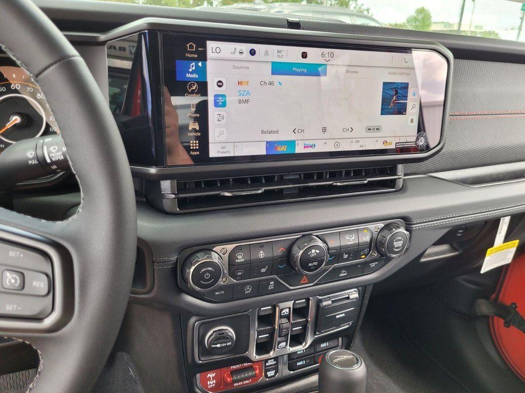 new 2025 Jeep Gladiator car, priced at $50,185