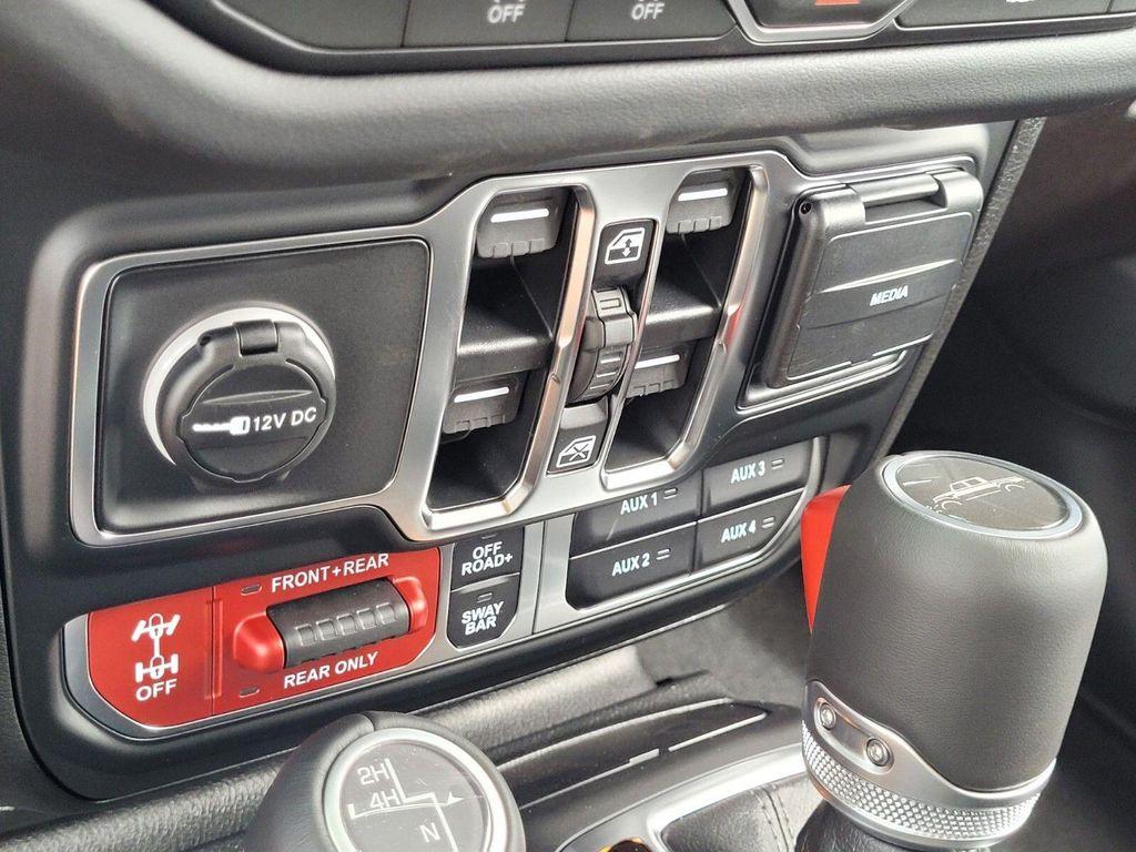 new 2025 Jeep Gladiator car, priced at $50,185