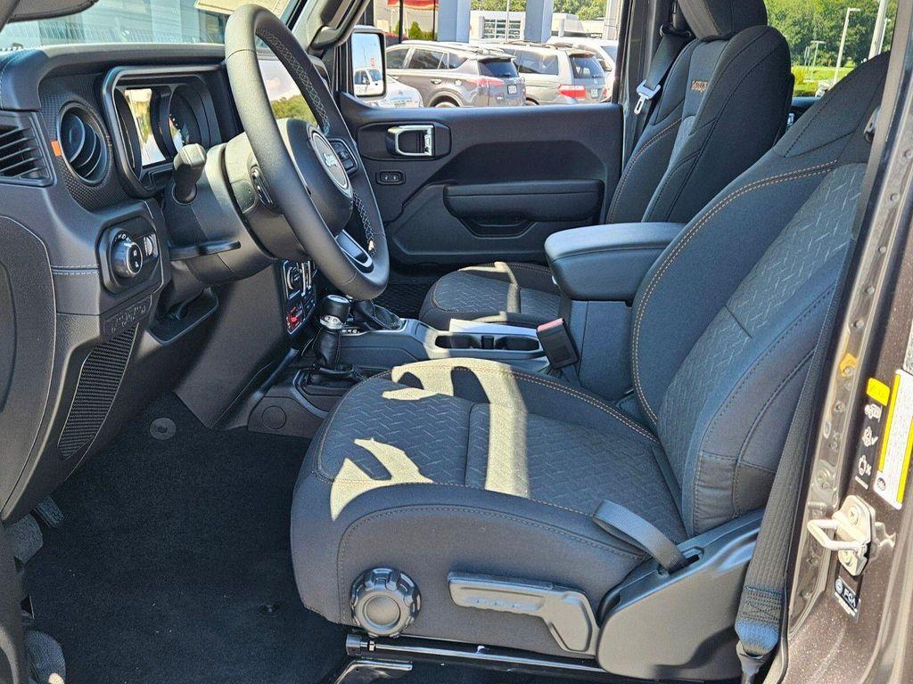 new 2025 Jeep Gladiator car, priced at $51,790