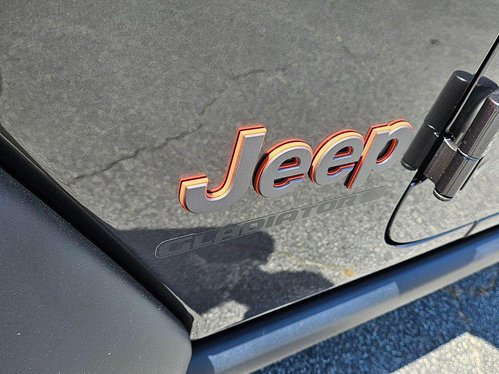 new 2025 Jeep Gladiator car, priced at $51,790