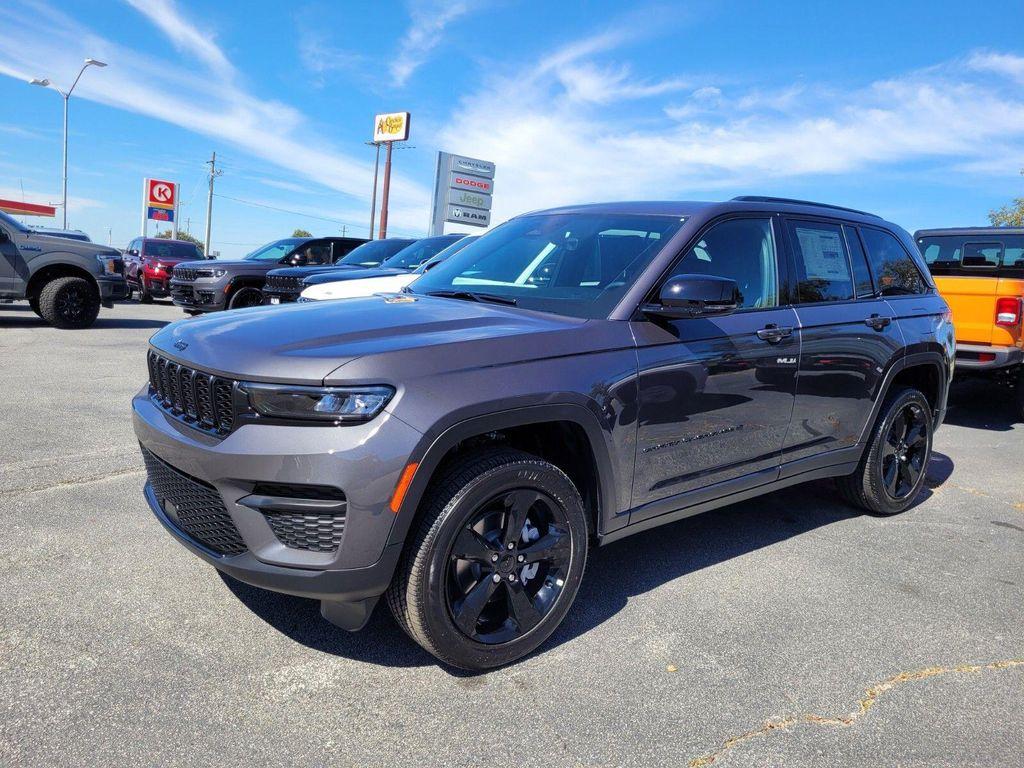 new 2025 Jeep Grand Cherokee car, priced at $36,120