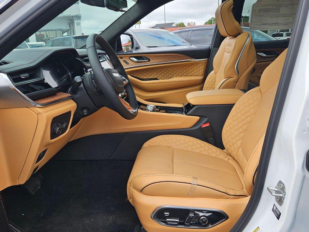 new 2025 Jeep Grand Cherokee car, priced at $56,255
