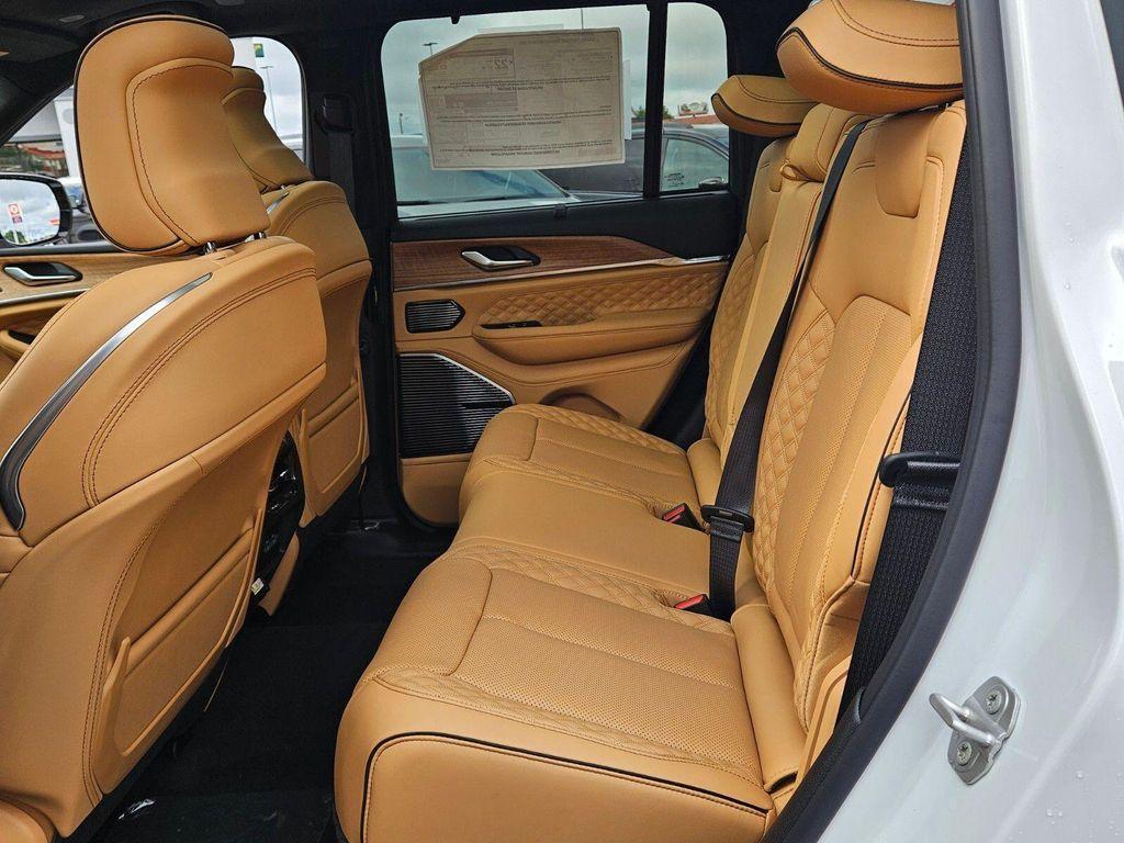 new 2025 Jeep Grand Cherokee car, priced at $56,255