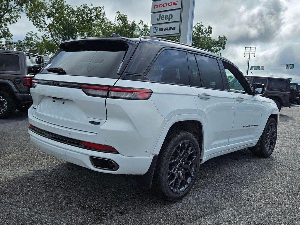 new 2025 Jeep Grand Cherokee car, priced at $56,255