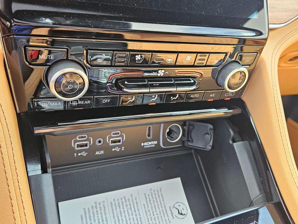 new 2025 Jeep Grand Cherokee car, priced at $56,255